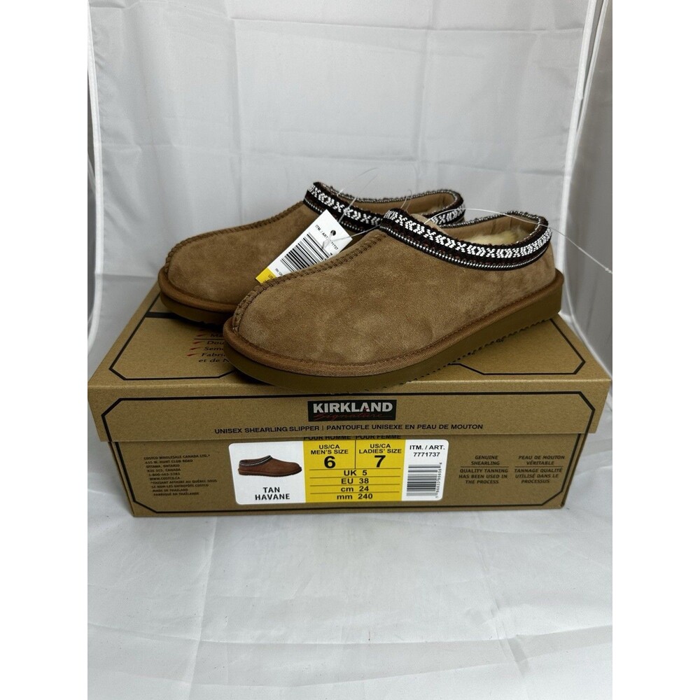 Kirkland Unisex Genunine Shearling Slippers Tan 6/7 NIB